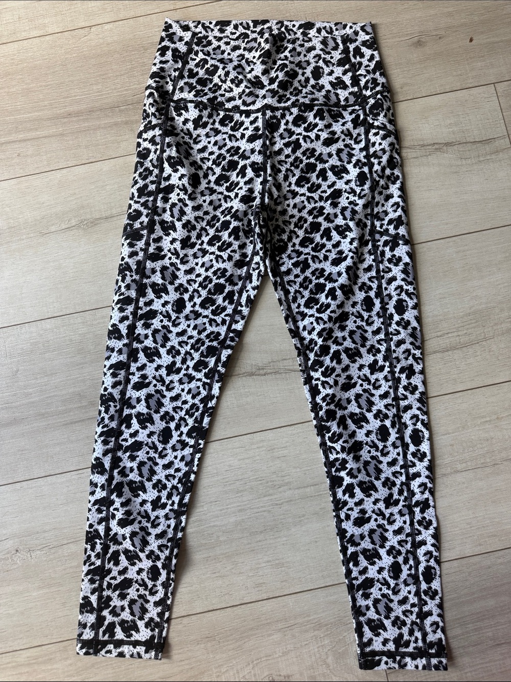 ZYIA Black & White Leopard Print Leggings